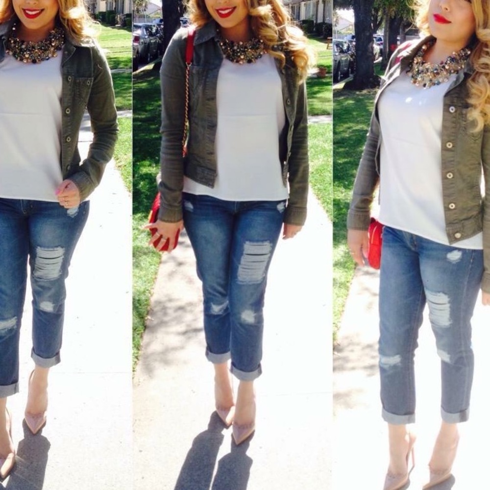 Distressed cropped boyfriend jeans
